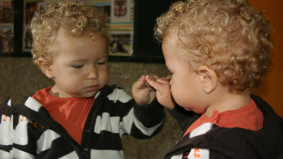 Los niños tienen necesidad de ser mirados, acariciados, nombrados.