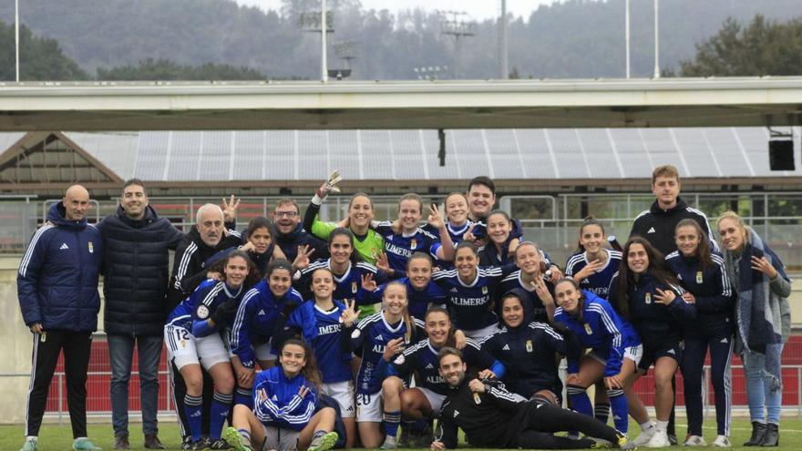 Las futbolistas, tras el triunfo de ayer. | Real Oviedo Femenino