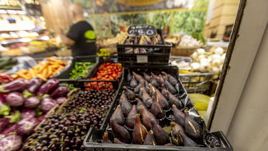 Brevas en un puesto del Mercado Central de Alicante.