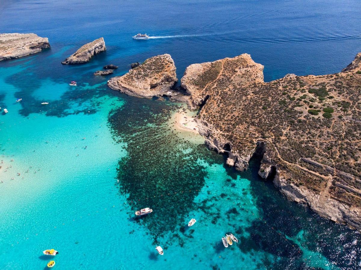 Vista aérea del Blue Lagoon en Malta