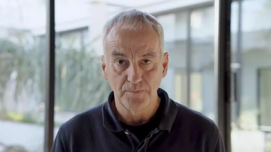 Dirigente socialista deposita en el notario su selfi con Pedro Sánchez