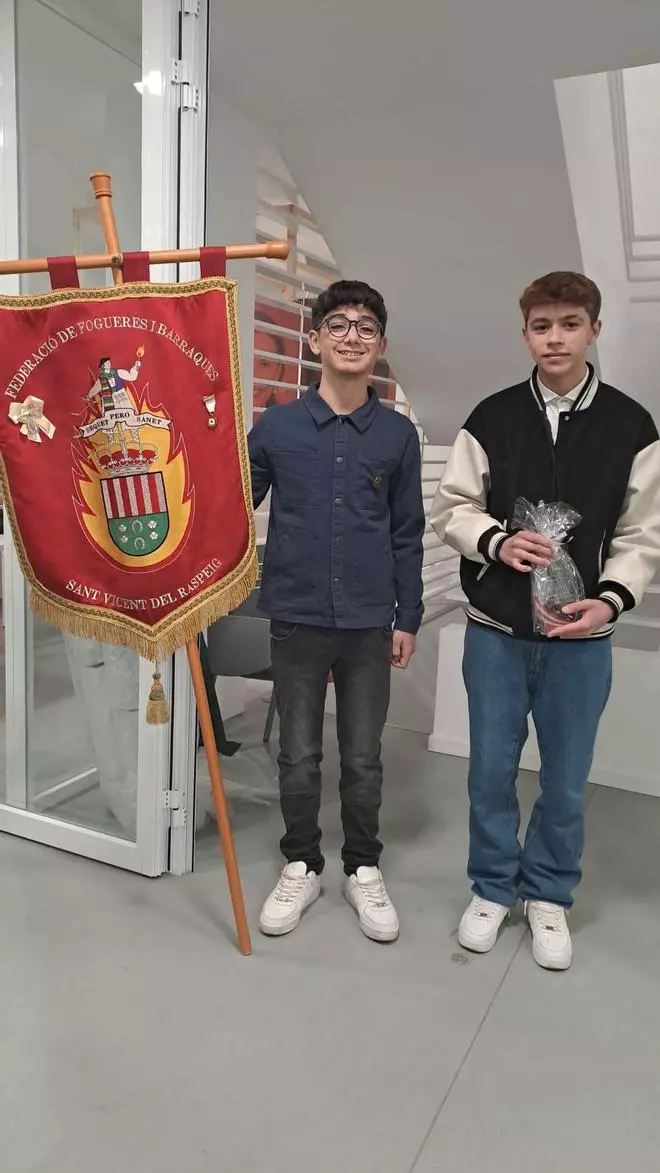 Las hogueras de San Vicente tienen nuevo banderín