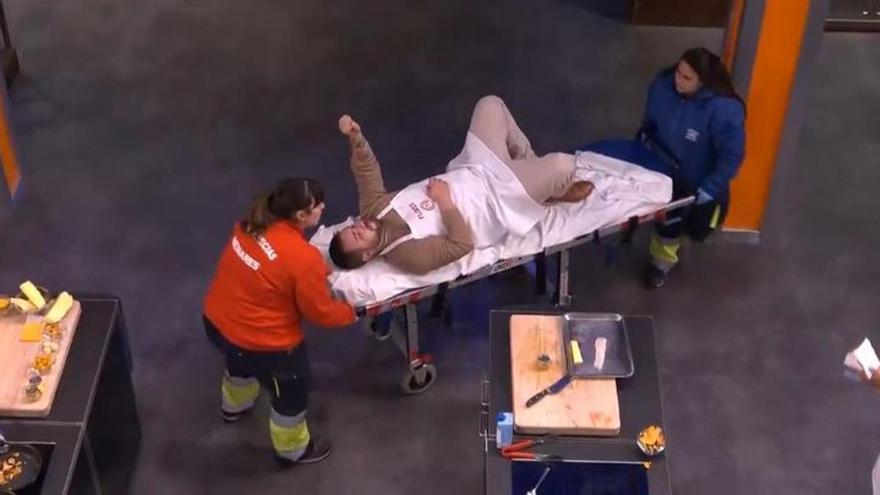 &#039;MasterChef&#039;, en shock: Un concursante tuvo que ser atendido por personal sanitario en el programa que rindió homenaje a las víctimas y afectados por la DANA