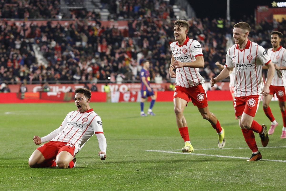 Fran Beltrán i els jugadors del Girona, eufòrics amb el 2-1