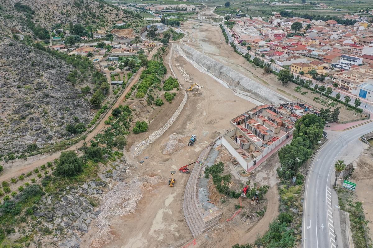 Obras de urgencia para consolidar el cauce de la rambla de Abanilla en el azud de Benferri tras la dana de 2019