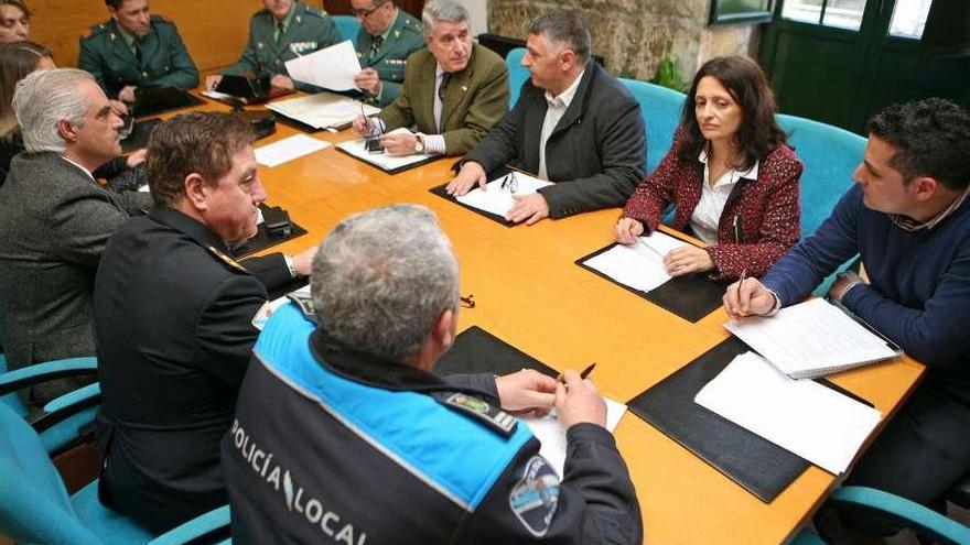 Coello y Cuiña presidieron la junta de seguridad celebrada en la mañana de ayer.  // Bernabé/Luismy