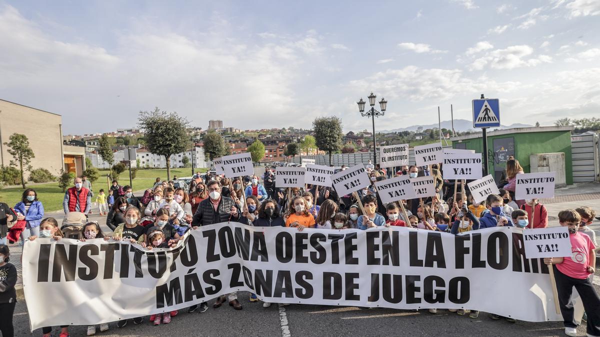 Manifestación en La Florida por la construcción de un Instituto