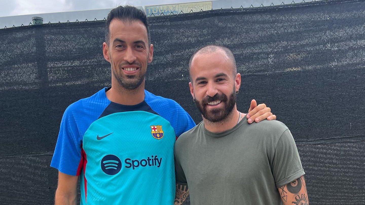 Marc Crosas y Sergio Busquets en la Ciutat Esportiva | @marccrosas