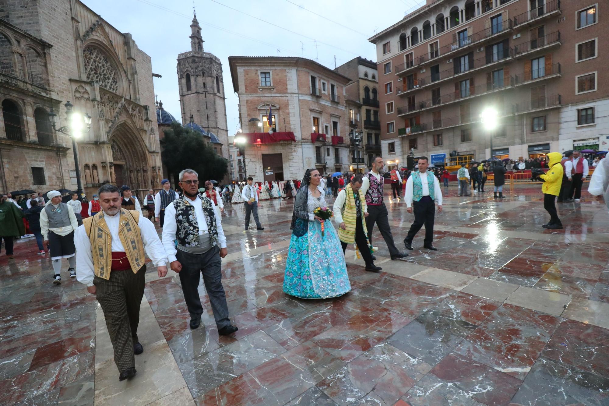 Búscate en el primer día de ofrenda por la calle de la Paz (entre las 18:00 a las 19:00 horas)