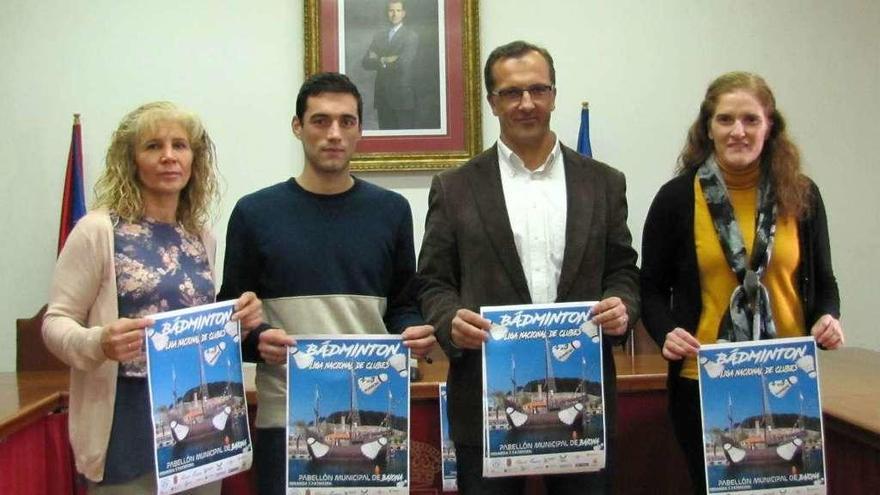 María Jesús Martíns, Pablo Méndez, Ángel Rodal y Ana Durán, ayer en el Concello de Baiona.