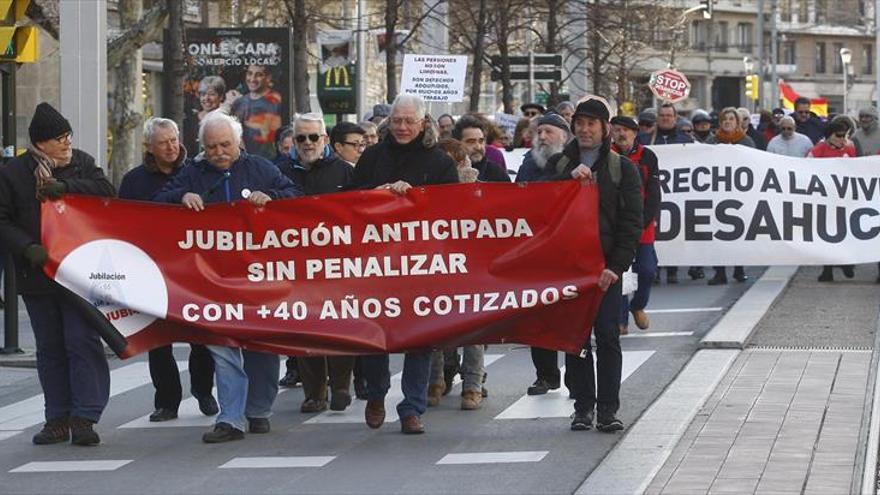 Un millar de personas clama en Zaragoza por una pensión digna