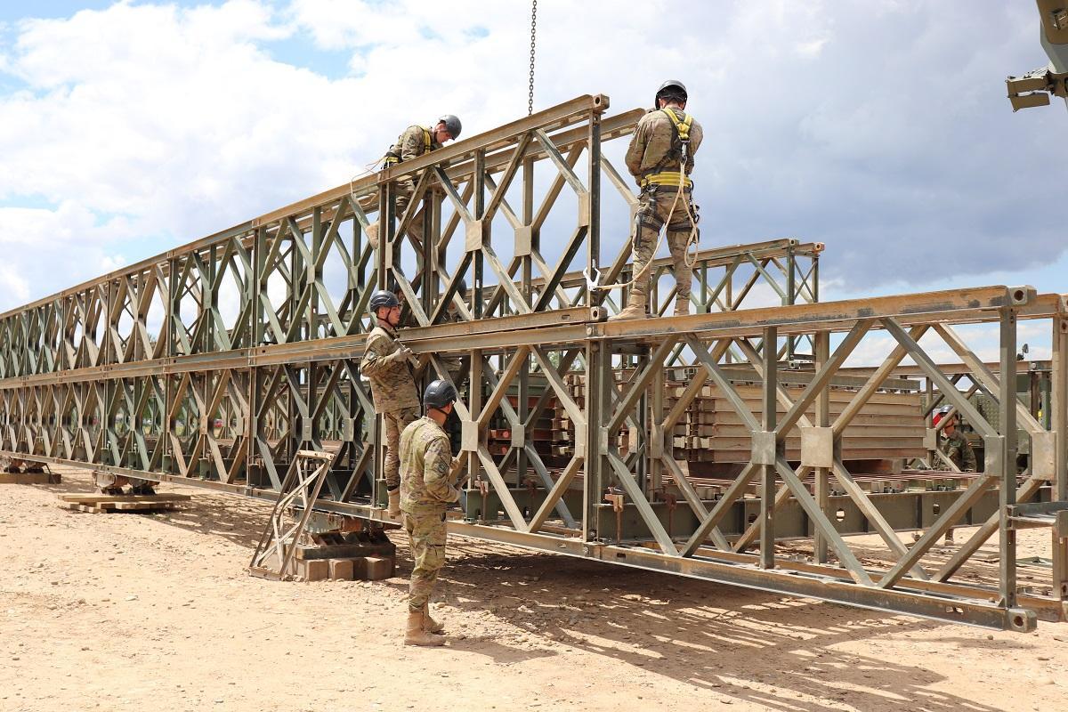 Compañía de puentes sobre apoyos fijos