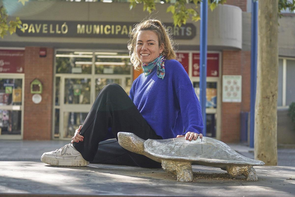 Badosa, a davant del Pavelló de Salt, on va començar tot