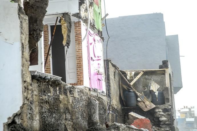 DERRUMBE VIVIENDA POR EL OLEAJE EN SAN ANDRES