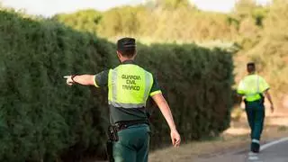La Guardia Civil se pone seria y ya multa por colgar el móvil en el salpicadero: retirada de 6 puntos