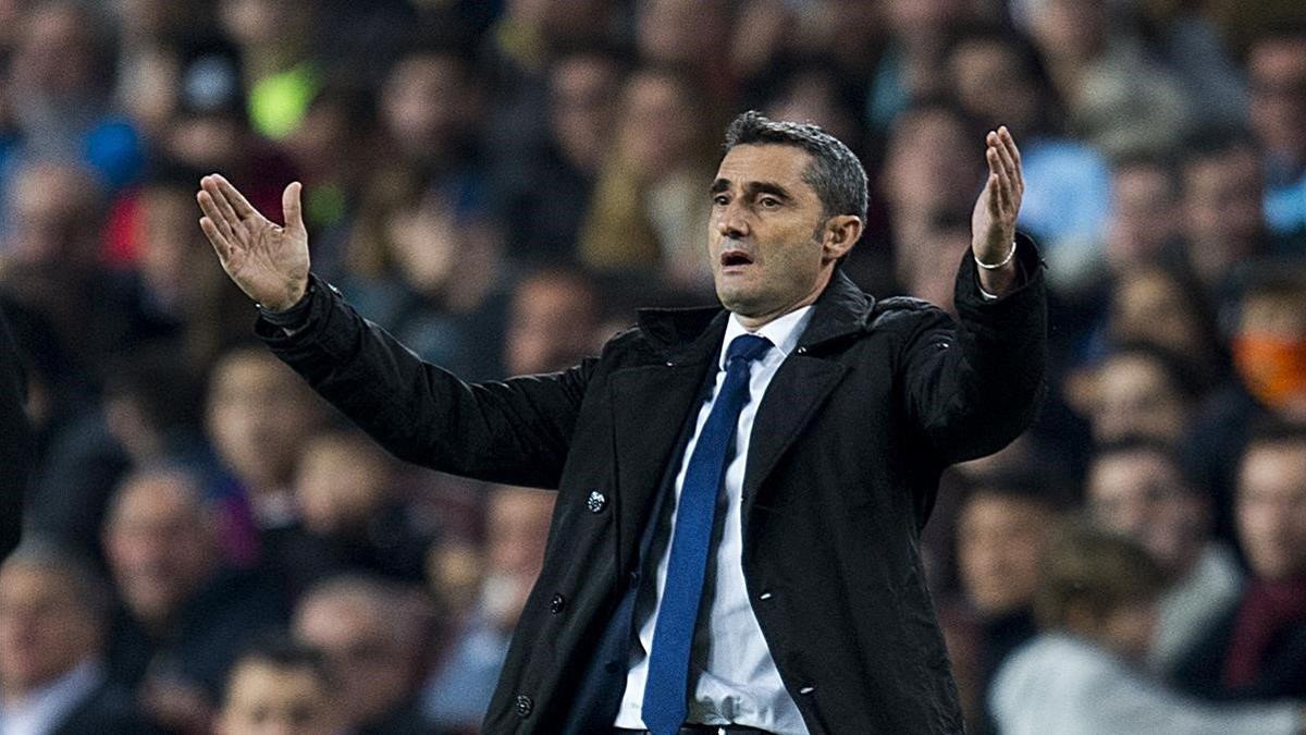 Valverde, en el Camp Nou ante el Celta.