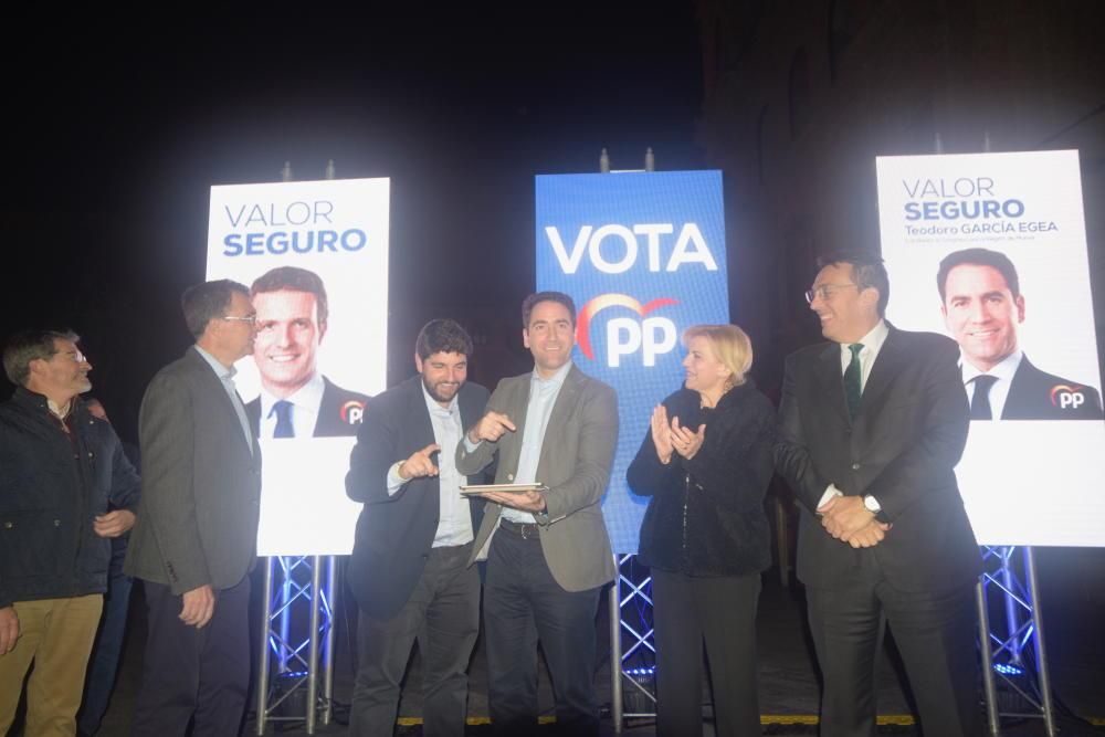 Pegada de carteles: arranca la campaña electoral