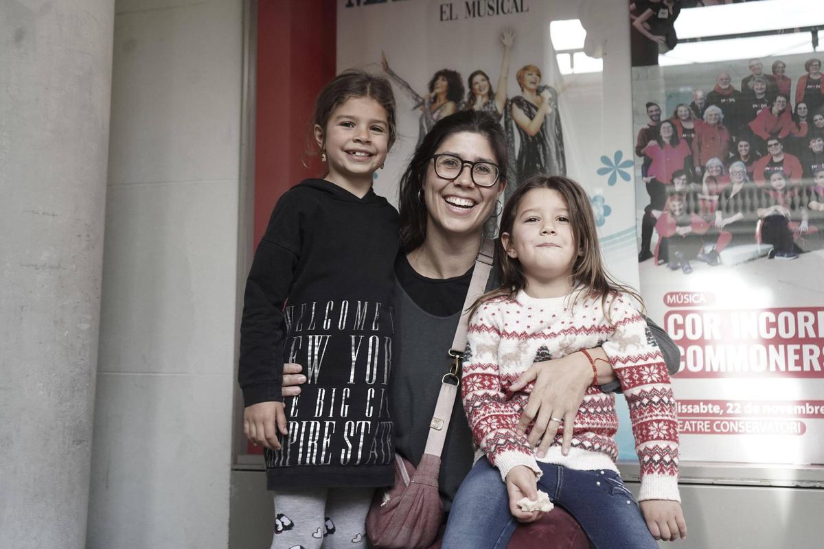 Tres navarclines rialleres abans d’entrar a la platea del Kursaal