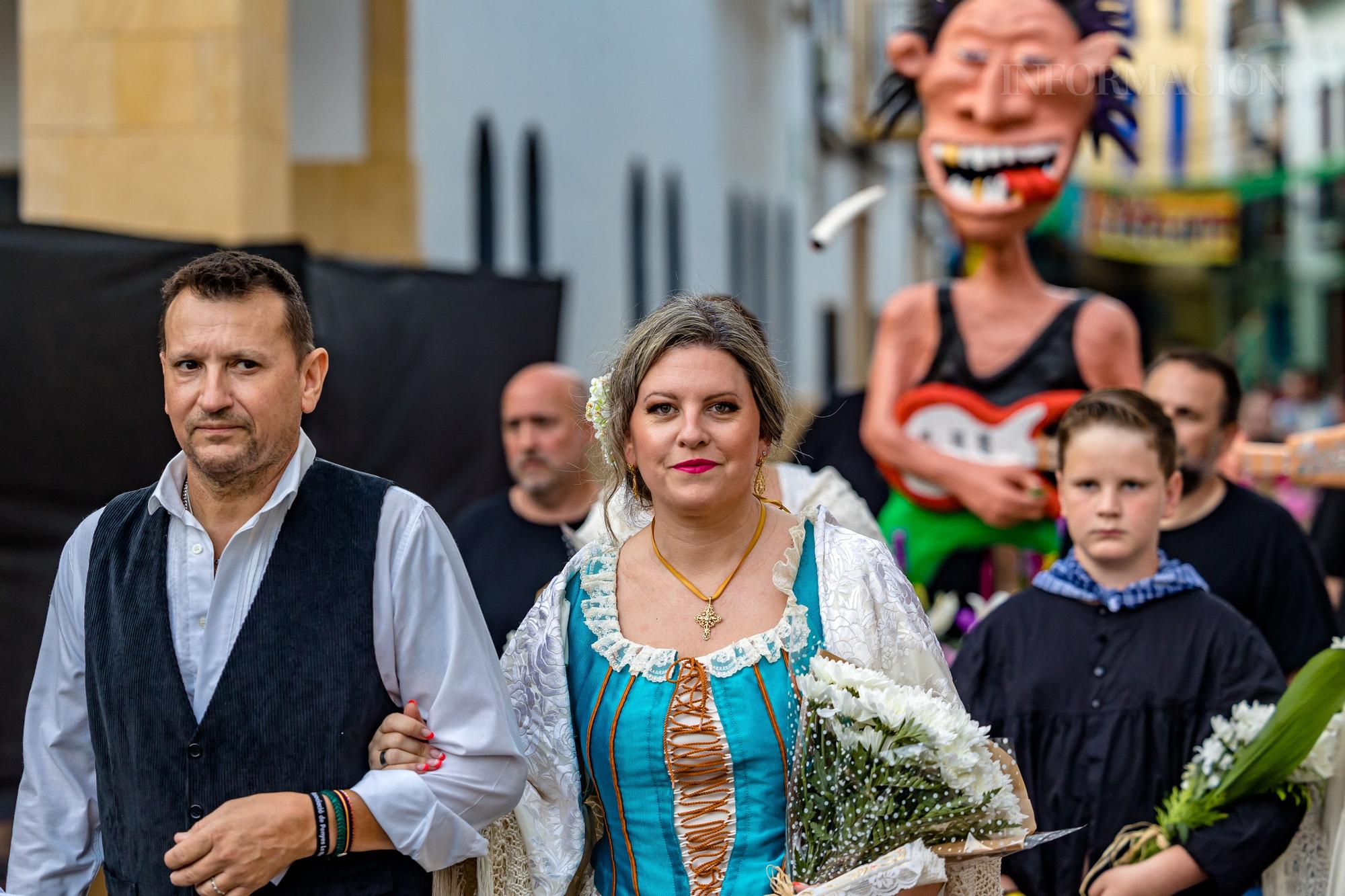 Ofrenda de flores a la Mare de Déu de l'Assumpciò en La Nucía