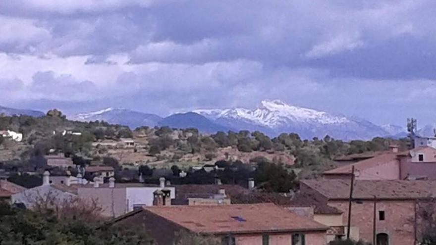 Hält sich hartnäckig: Schneedecke auf dem Puig Major