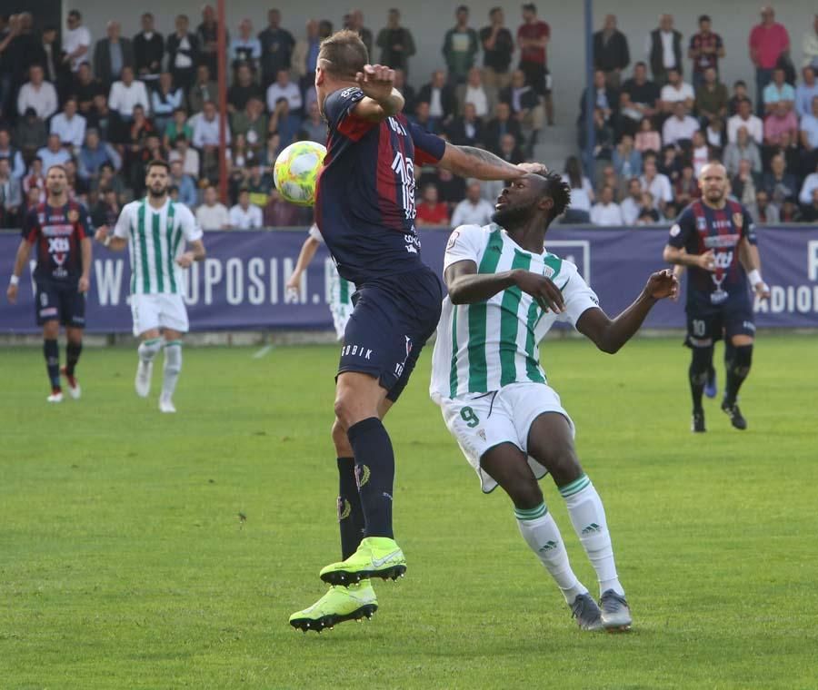 El Córdoba CF salva un punto ante el Yeclano