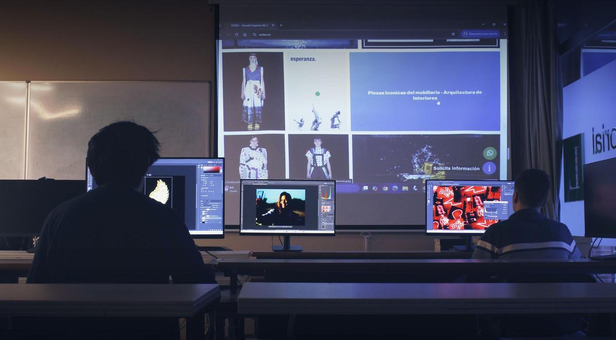 Una de las clases de la Escuela