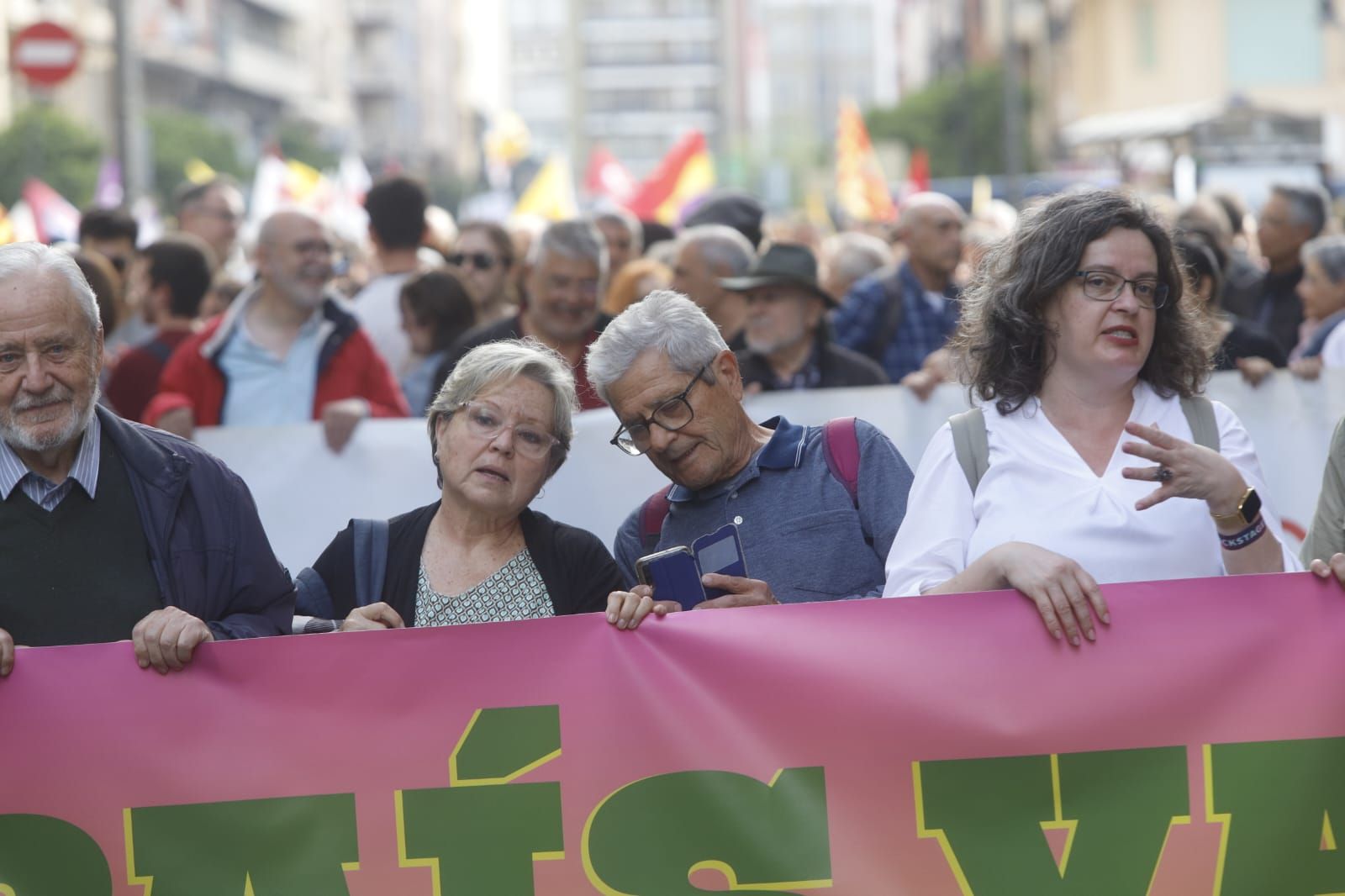 Manifestación en València para conmemorar la diada del 25 de abril