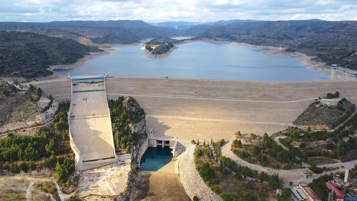 Detalle de la presa de Tous.
