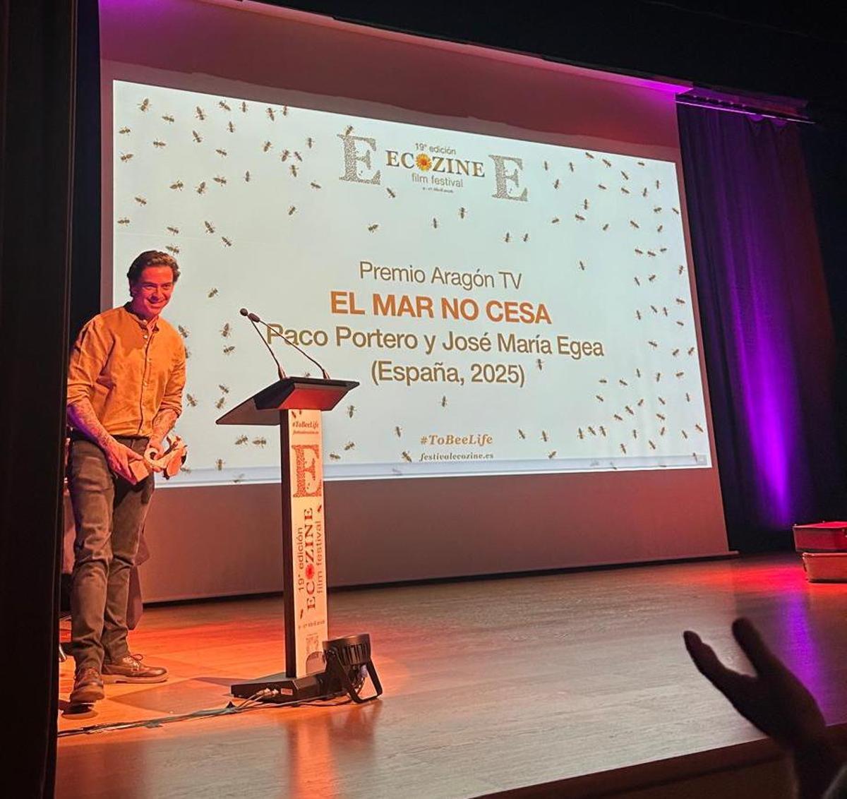 Jose María Ege, recibiendo el premio