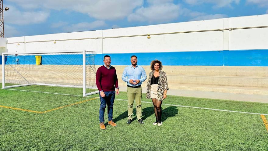 Arrecife licita la instalación de una marquesina de sombra en el campo de fútbol de Argana Alta