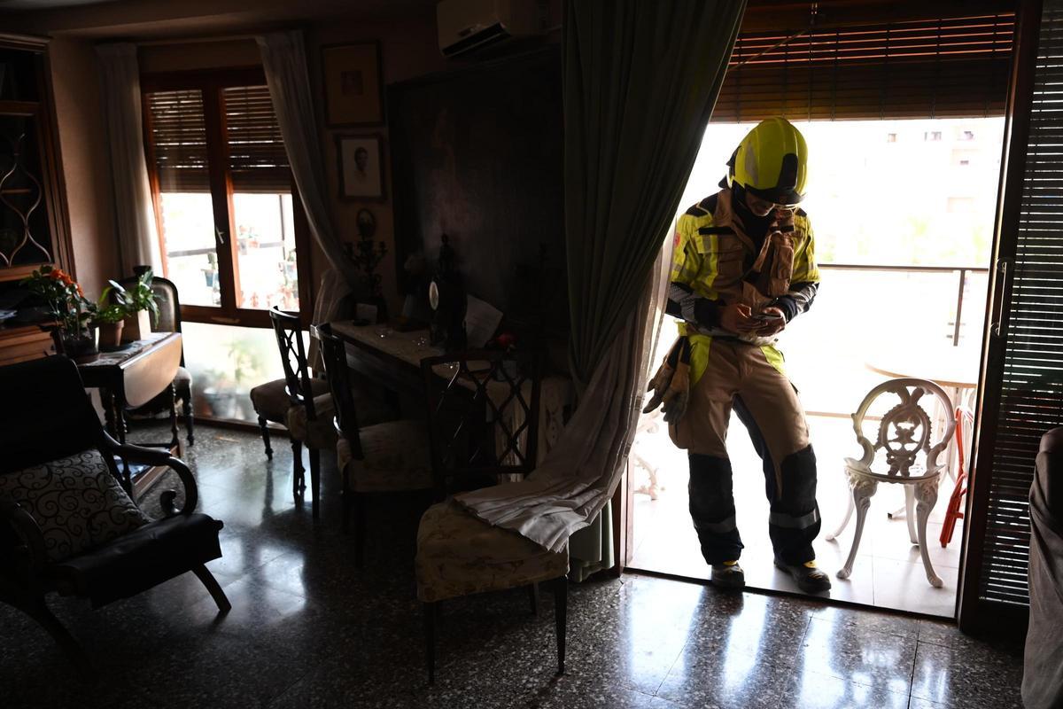La rotura de cristales por la mascletà provoca heridas a una mujer en Luceros La rotura de cristales por la mascletà provoca heridas a una mujer en Luceros