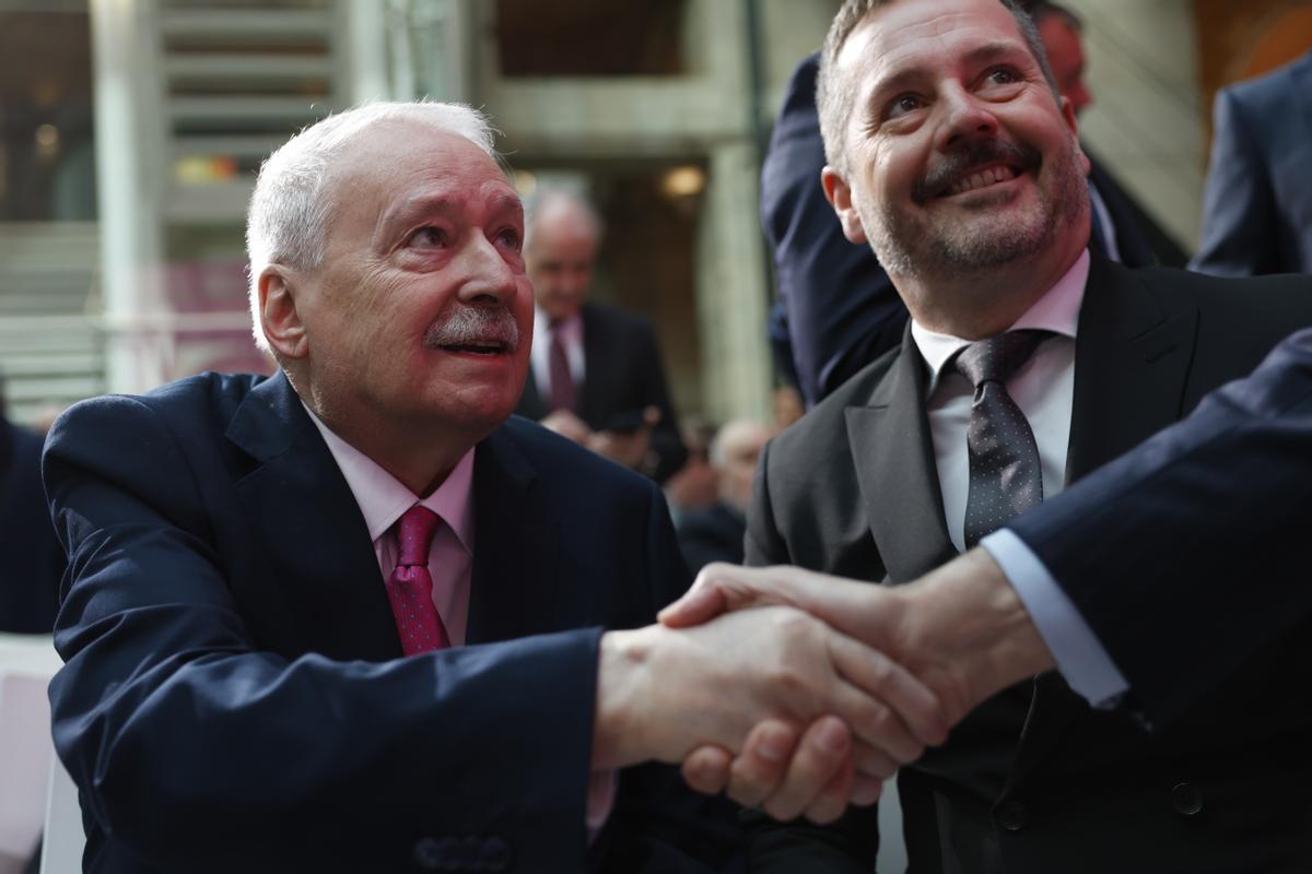 Entrega de condecoraciones: Grandes Cruces de la Orden del Dos de Mayo.