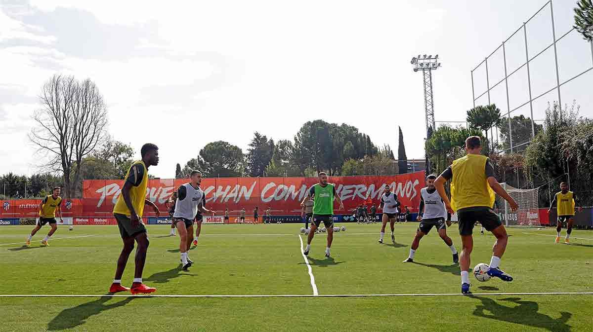 El Atlético vuelve a entrenar en grupo sin Giménez, Vrsaljko ni Arias