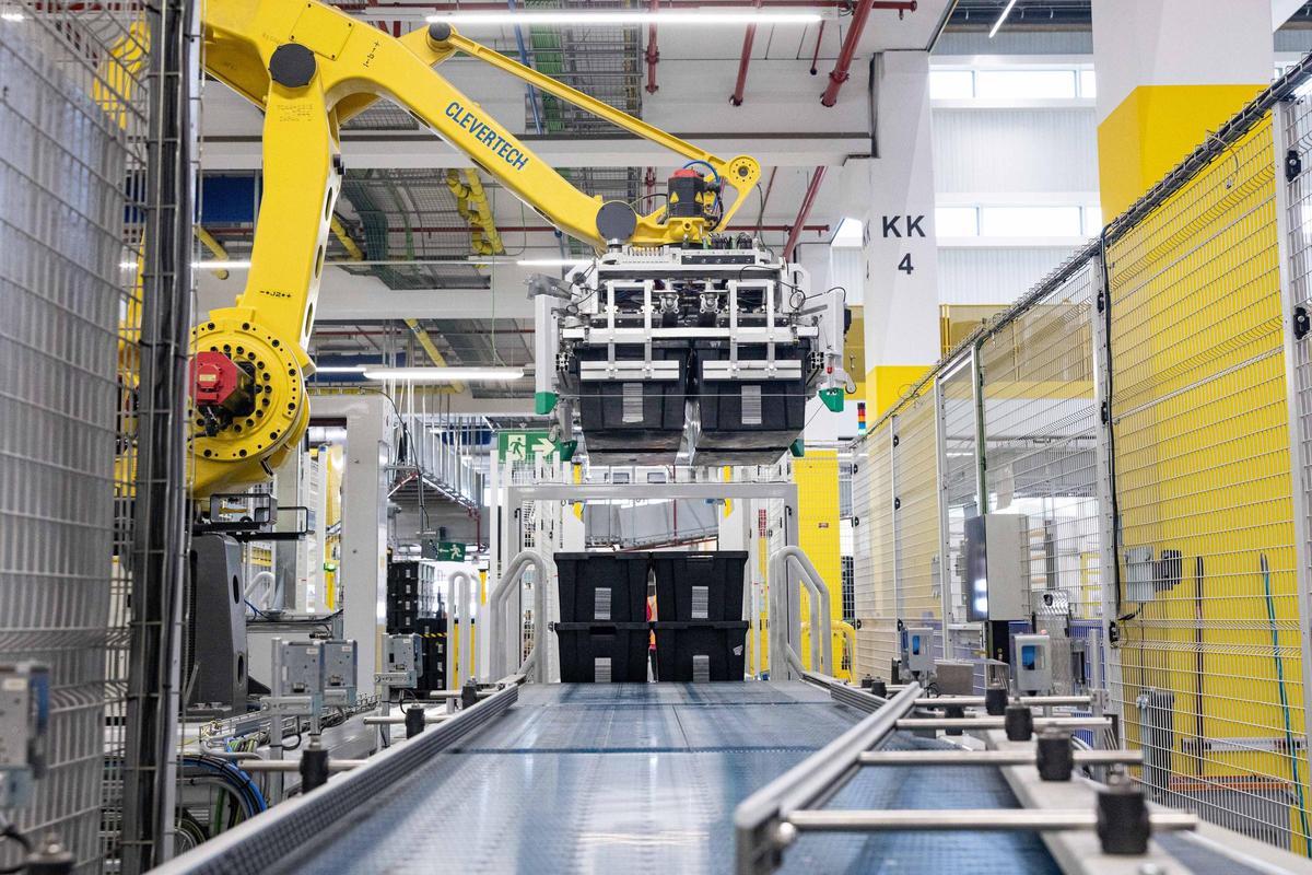 Uno de los robots del CentroLogístico de El Prat (Barcelona)