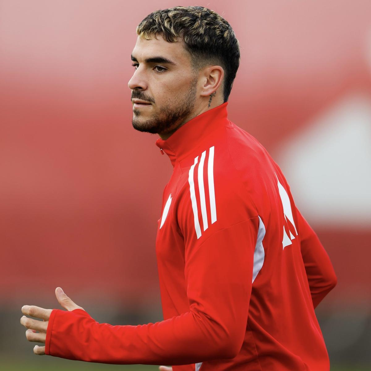 Isaac Romero, en el entrenamiento del Sevilla FC este sábado