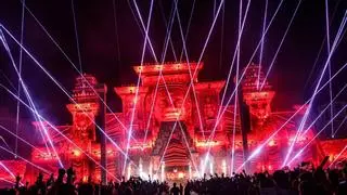 Steve Aoki, Carl Cox y Alok desafían al calor en una segunda jornada del Medusa que arrancó dos horas más tarde