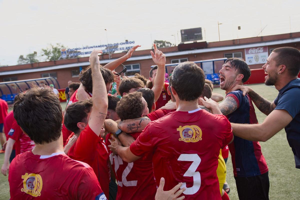 EN IMÁGENES: Así han celebrado Condal, Astur y Andés el ascenso a la Tercera Federación de Asturias