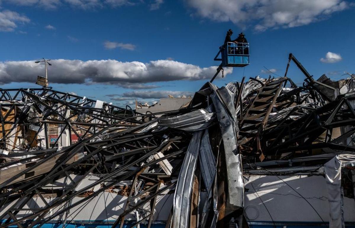 Declaran calamidad pública tras un tornado que dejó seis muertos y 750 heridos en Brasil.