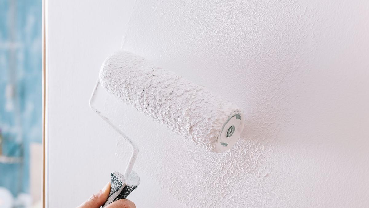 El motivo por el que la gente está dejando de pintar la pared blanca cuando se mancha: el milagroso producto de Mercadona