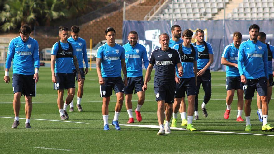 La plantilla del Málaga CF, en un entrenamiento de esta semana.