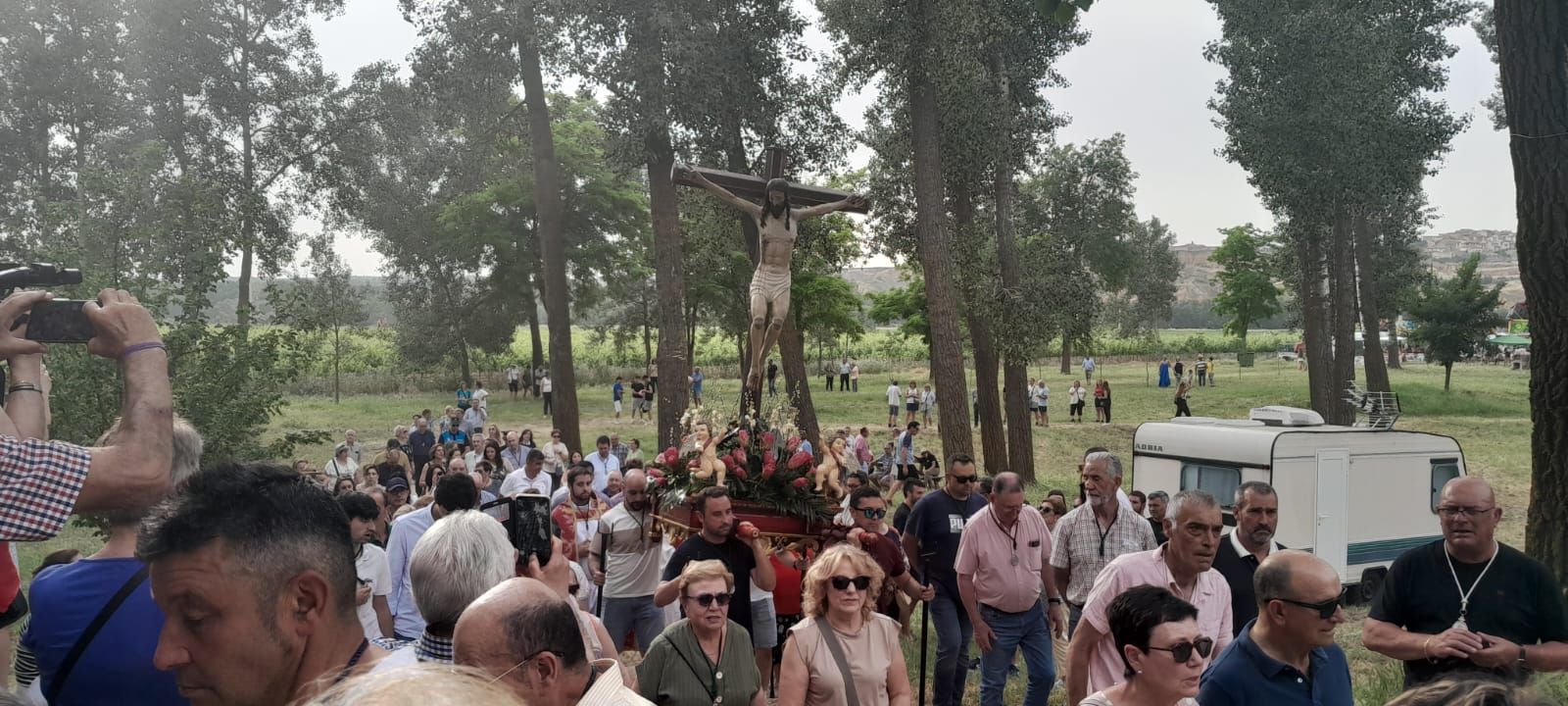 GALERÍA | Los toresanos acompañan en procesión al Cristo de las Batallas, su patrón