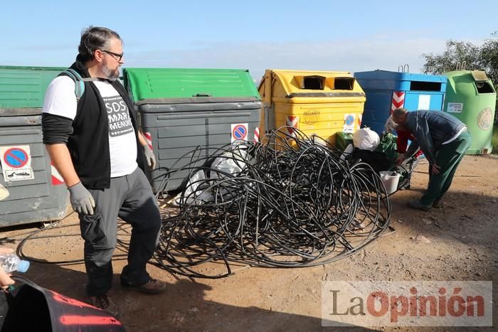 SOS Mar Menor retira dos toneladas de basura