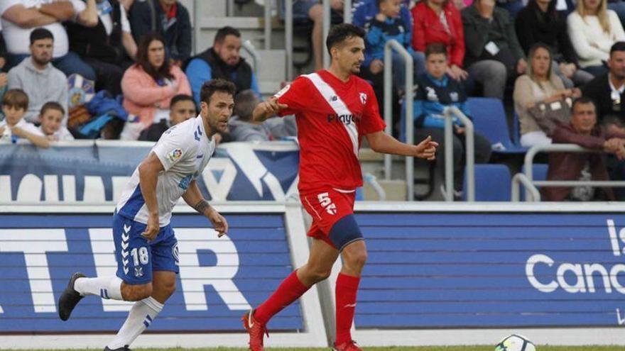 El central Álex Muñoz es jugador zaragocista las tres próximas temporadas