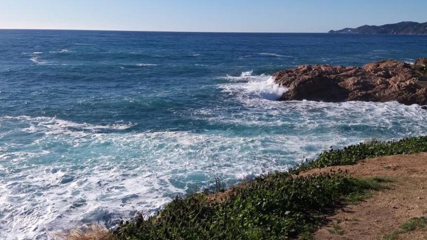 Mor un pescador a Sant Feliu de Guíxols arrossegat pel mar