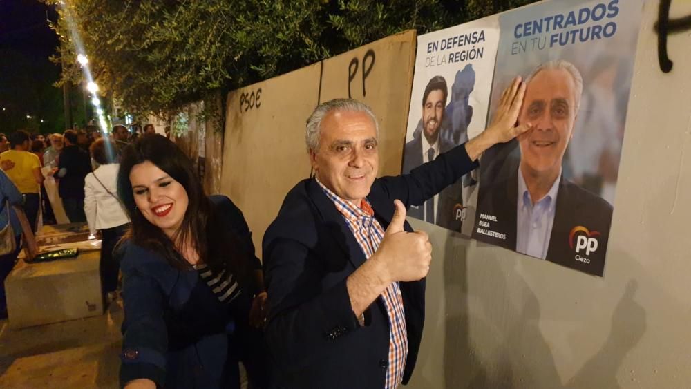 Pegada de carteles elecciones 26M