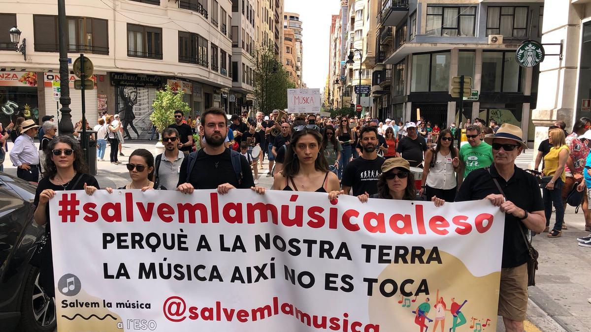 Más de mil profesores de música defienden la asignatura en València