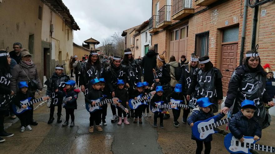 GALERÍA | El desfile de los &quot;chupetines&quot; inaugura el Carnaval de Toro