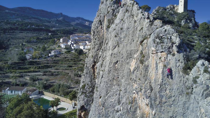 Un proyecto del Consell prohíbe la escalada en 200 puntos de la provincia de Alicante