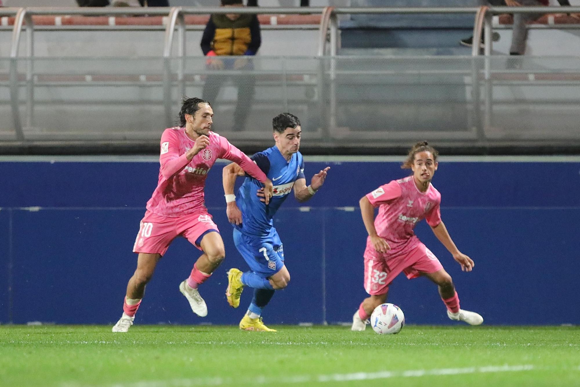 El partido SD Amorebieta - CD Tenerife, en imágenes