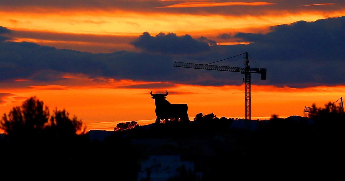 El icónico Toro de Osborne celebra los 25 años de su indulto